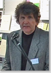 Foto: Autor Richard Oliver Skulai bei seiner Lesung auf der Frankfurter Buchmesse 2009
