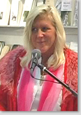 Foto: Autorin Nicole Tentrus bei ihrer Lesung auf der Frankfurter Buchmesse 2009
