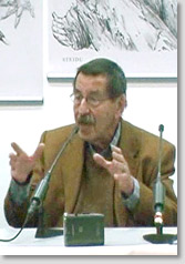Foto: Autor G&uuml;nter Grass bei seiner Buchpr&auml;sentation auf der Frankfurter Buchmesse 2007