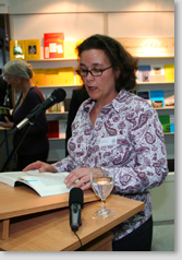 Foto: Karen Siewers bei ihrer Lesung auf der Leipziger Buchmesse 2010