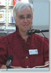 Foto: Autorin  Josepha Franziska Konsek bei ihrer Lesung auf der Frankfurter Buchmesse 2008